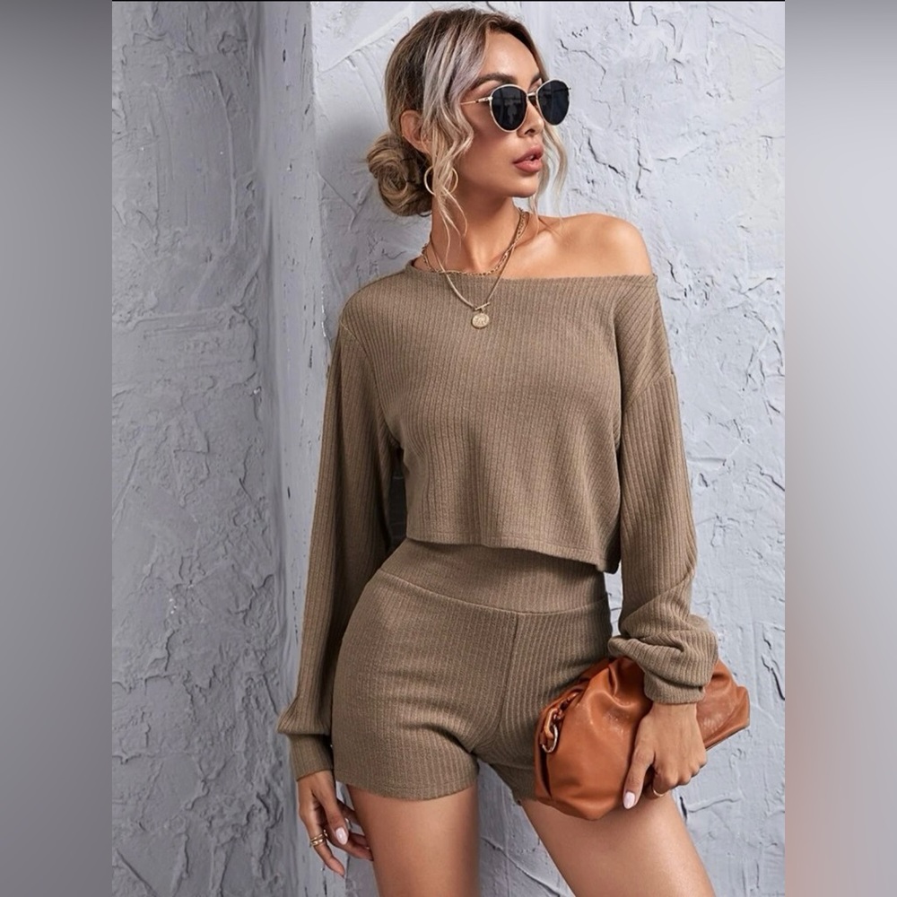 Crop Top & Wide Waistband Short Set